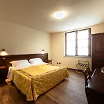 Dimora San Secondo فندق 4*