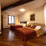 Dimora San Secondo فندق 4*