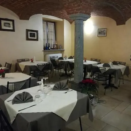 Dimora San Secondo מלון 4*