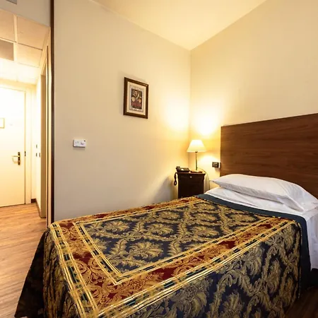 Dimora San Secondo מלון 4*