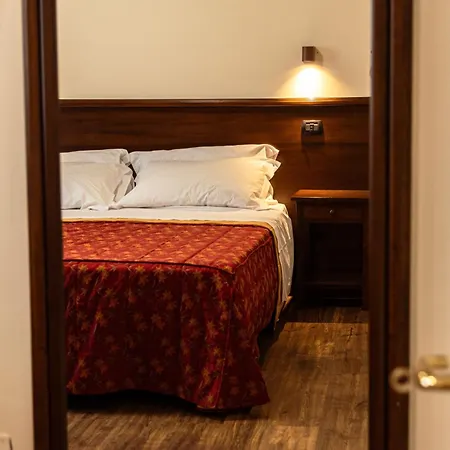 Dimora San Secondo Hotel 4*