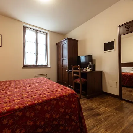 Dimora San Secondo Hotel 4*