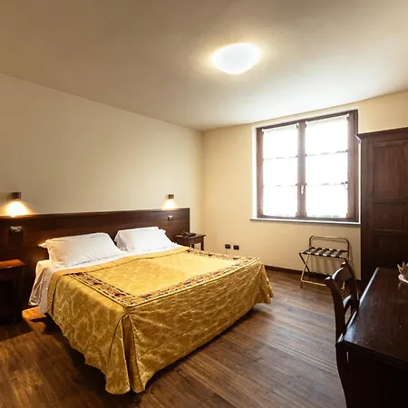 Dimora San Secondo מלון 4*