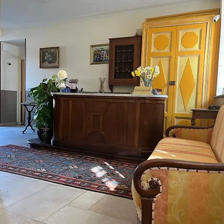 Hotel Dimora San Secondo 4*