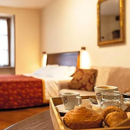 Hotel Dimora San Secondo 4*