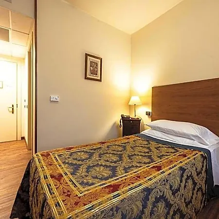 Hotel Dimora San Secondo 4*