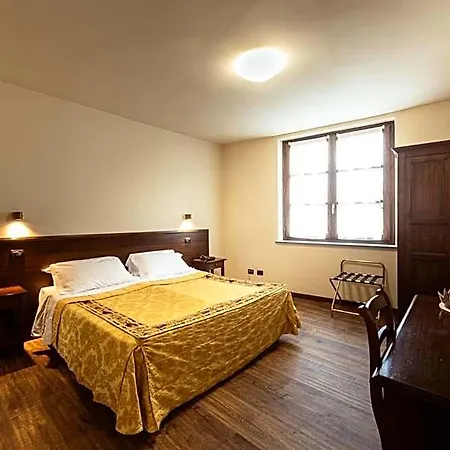Hotel Dimora San Secondo 4*