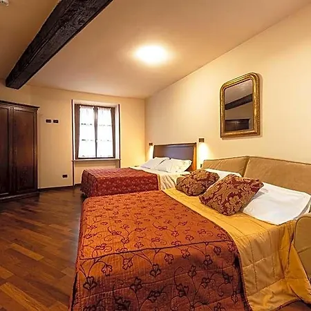 Hotel Dimora San Secondo 4*