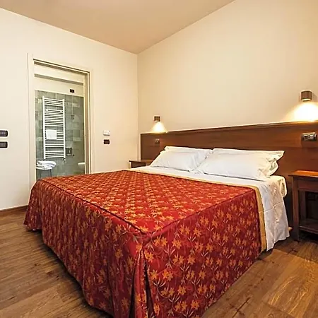 Dimora San Secondo Hotel 4*