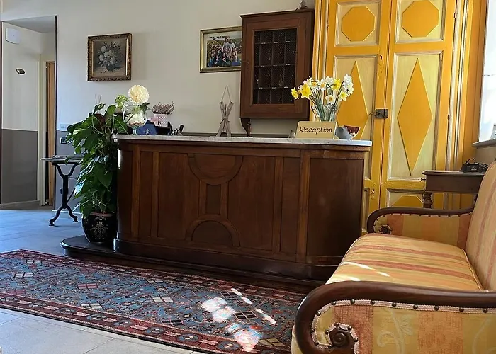 Hotel Dimora San Secondo 4*